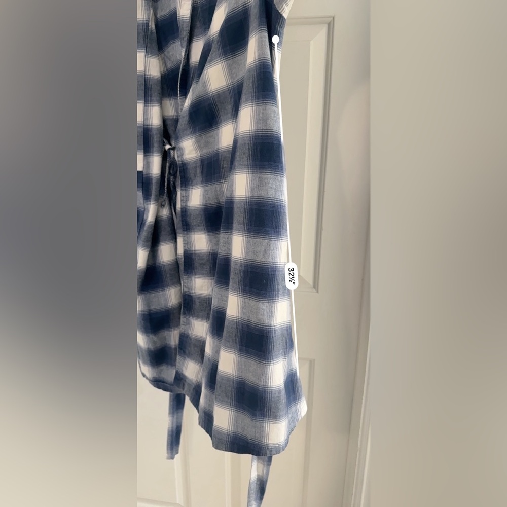 Garnet Hill Blue and White buffalo plaid Cotton soft Robe Medium pockets - Picture 7 of 8